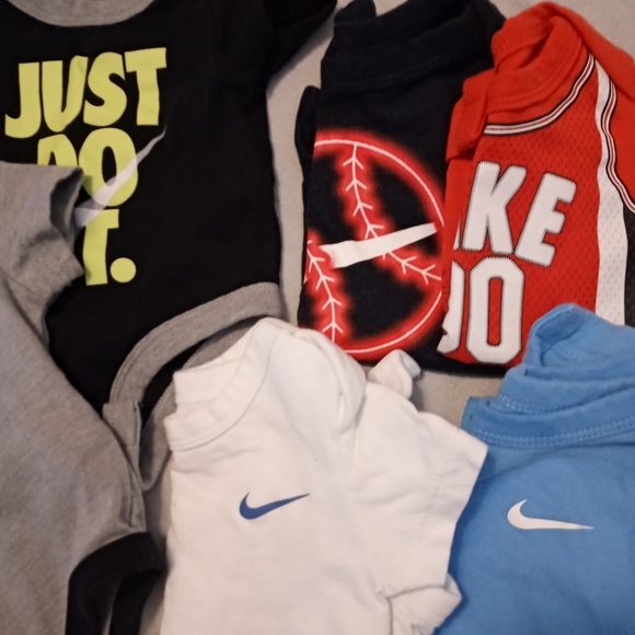 Nike Newborn Baby Boy Bundle - Picture 4 of 4
